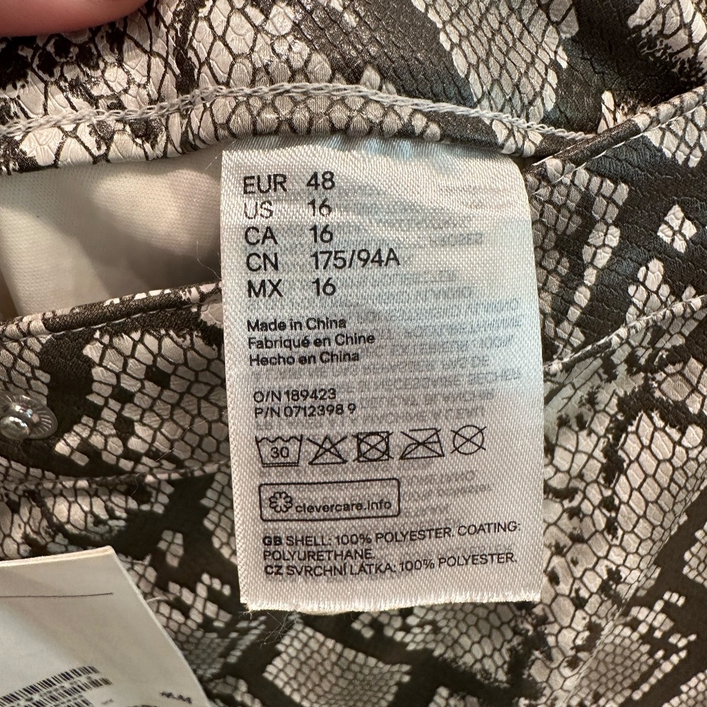 H&M Gray Python Print Pants - Picture 5 of 5